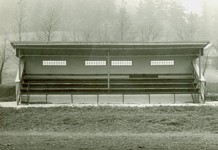 Fotografie tribuny z roku 1979